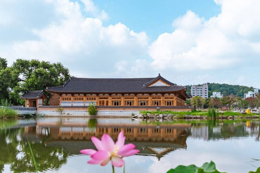 全州徳津（チョンジュトクジン）公園